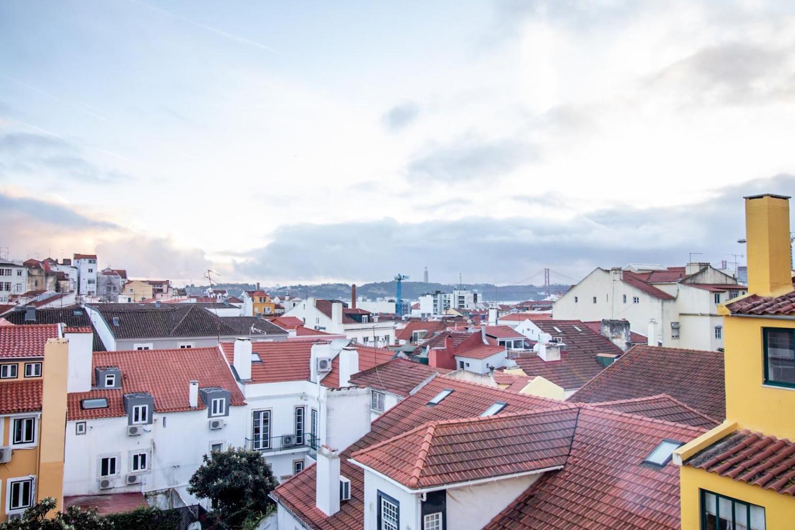 Charming 1br With Terrace Views Of Bridge | By Airnest Apartamento Lisboa